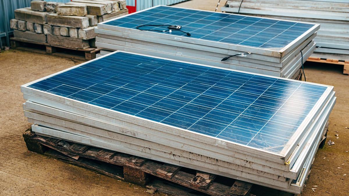 Old solar panels help turn power plant CO2 into valuable chemicals.jpeg